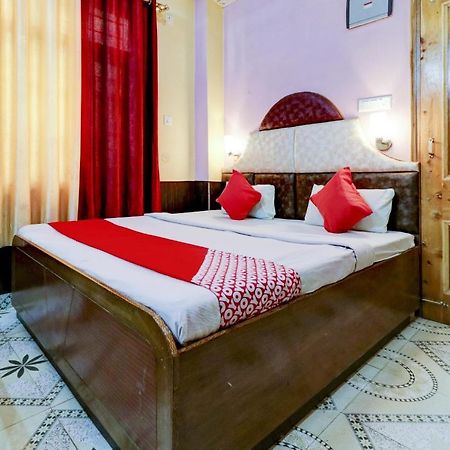 Oyo Hotel C 西姆拉 外观 照片